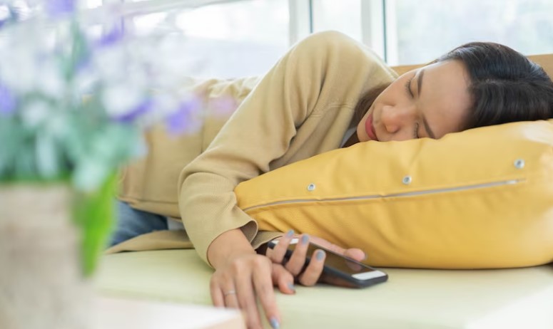 5 Manfaat Tidur Siang, Bisa Tingkatkan Produktivitas Kerja!