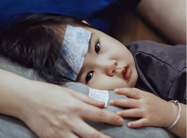Kapan Anak Perlu Diperiksakan ke Dokter Spesialis Anak? Ini 4 Tanda Bahaya Umumnya